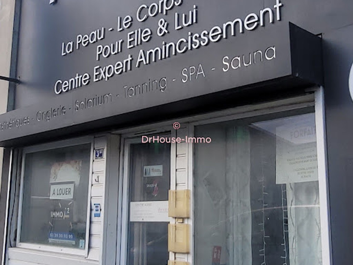 Local commercial 3 pièces 90 m²