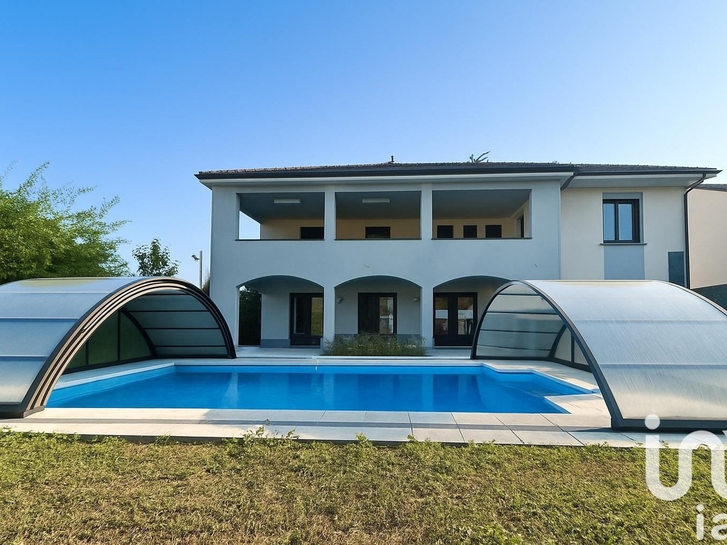 Maison 9 pièces 225 m²