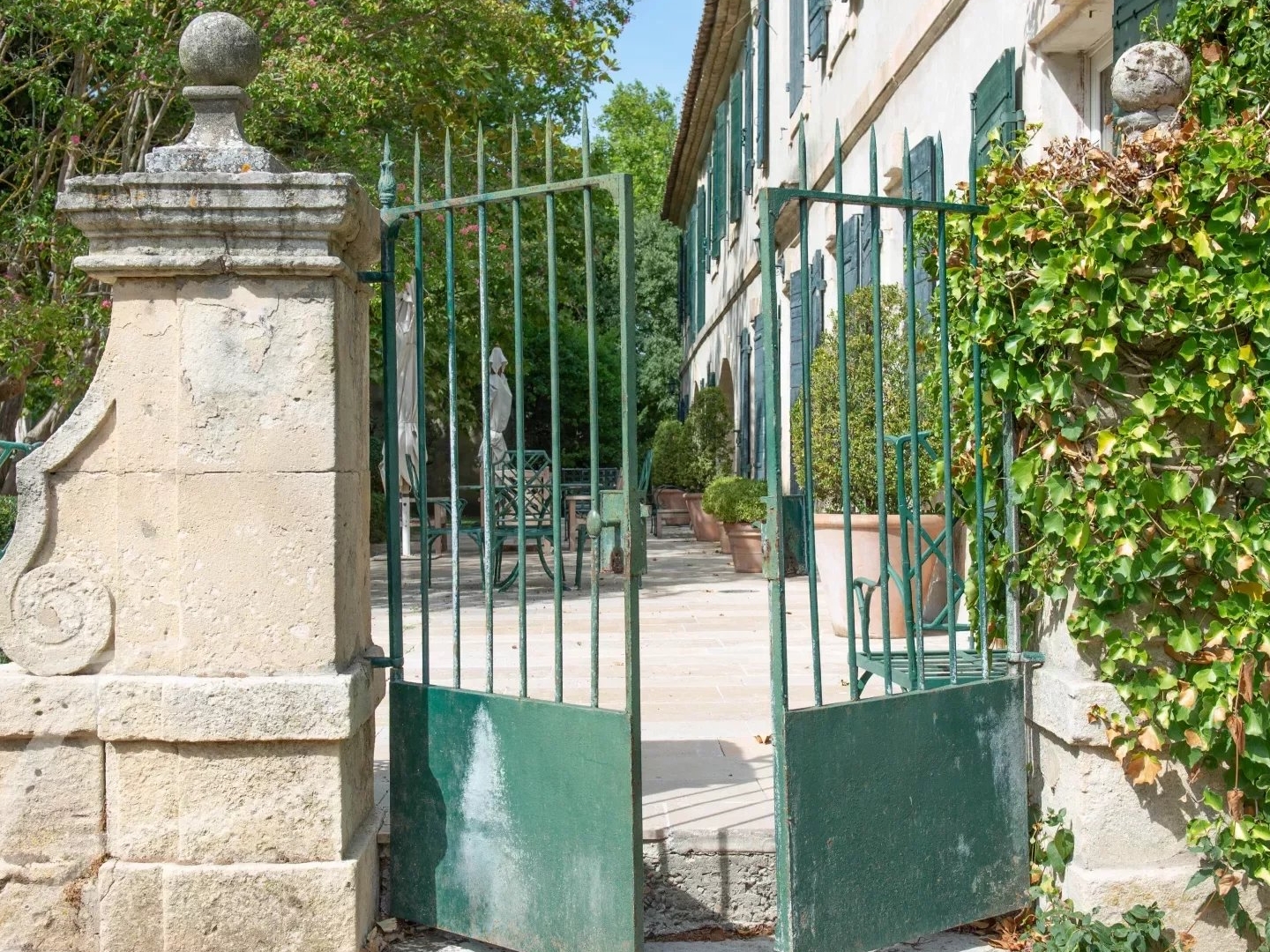 Maison à vendre - 12 pièces - 530m2 - Saint-Étienne-Du-... (13103)