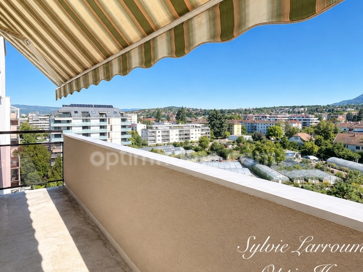ANNECY - APPARTEMENT T3 A RENOVER - DERNIER ETAGE - BALCON VUE PANORAMIQUE MONTAGNES - A 350 m DU LAC
