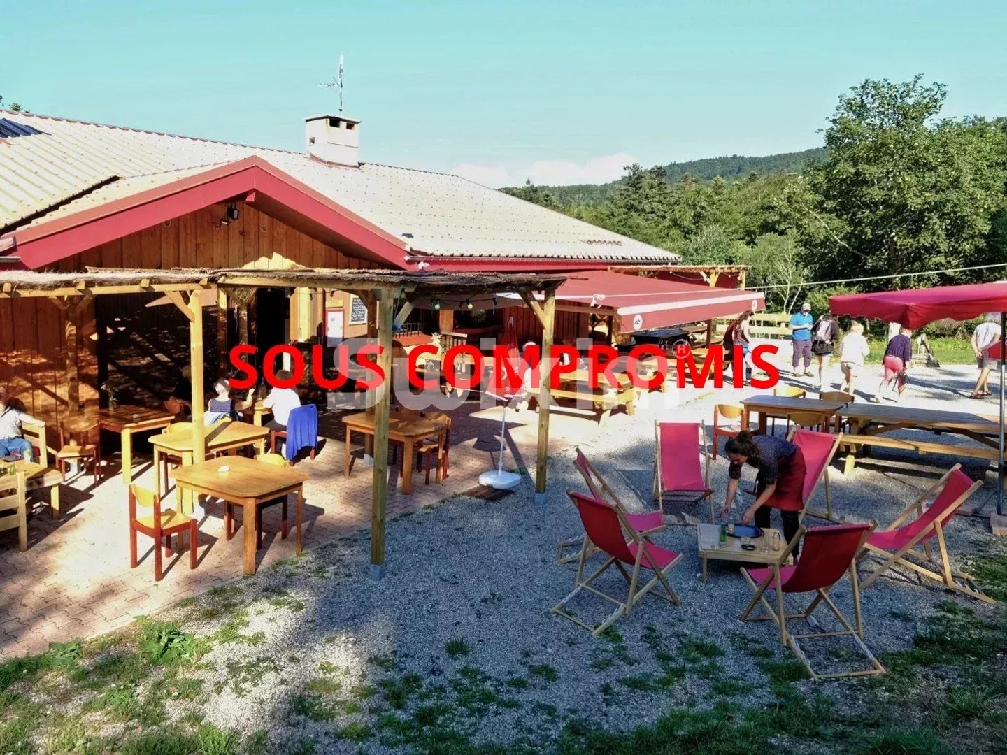 Au coeur du Vercors Propriété murs et fond avec espace restauran