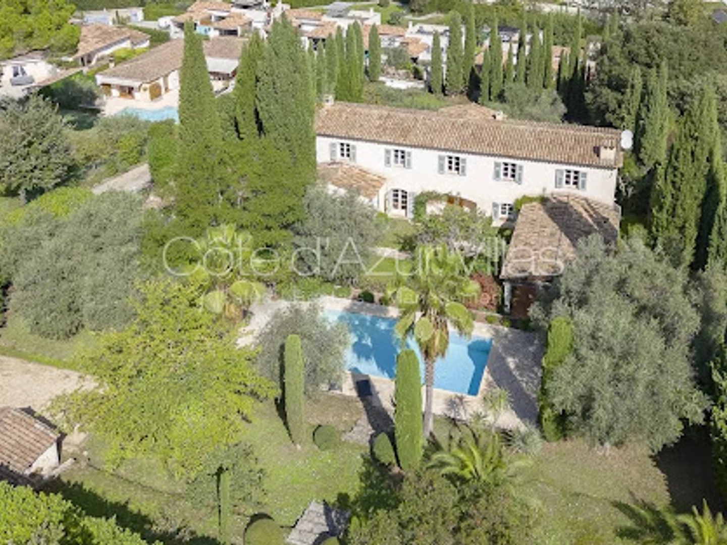 Maison à vendre - 8 pièces - 264m2 - Valbonne (06560)