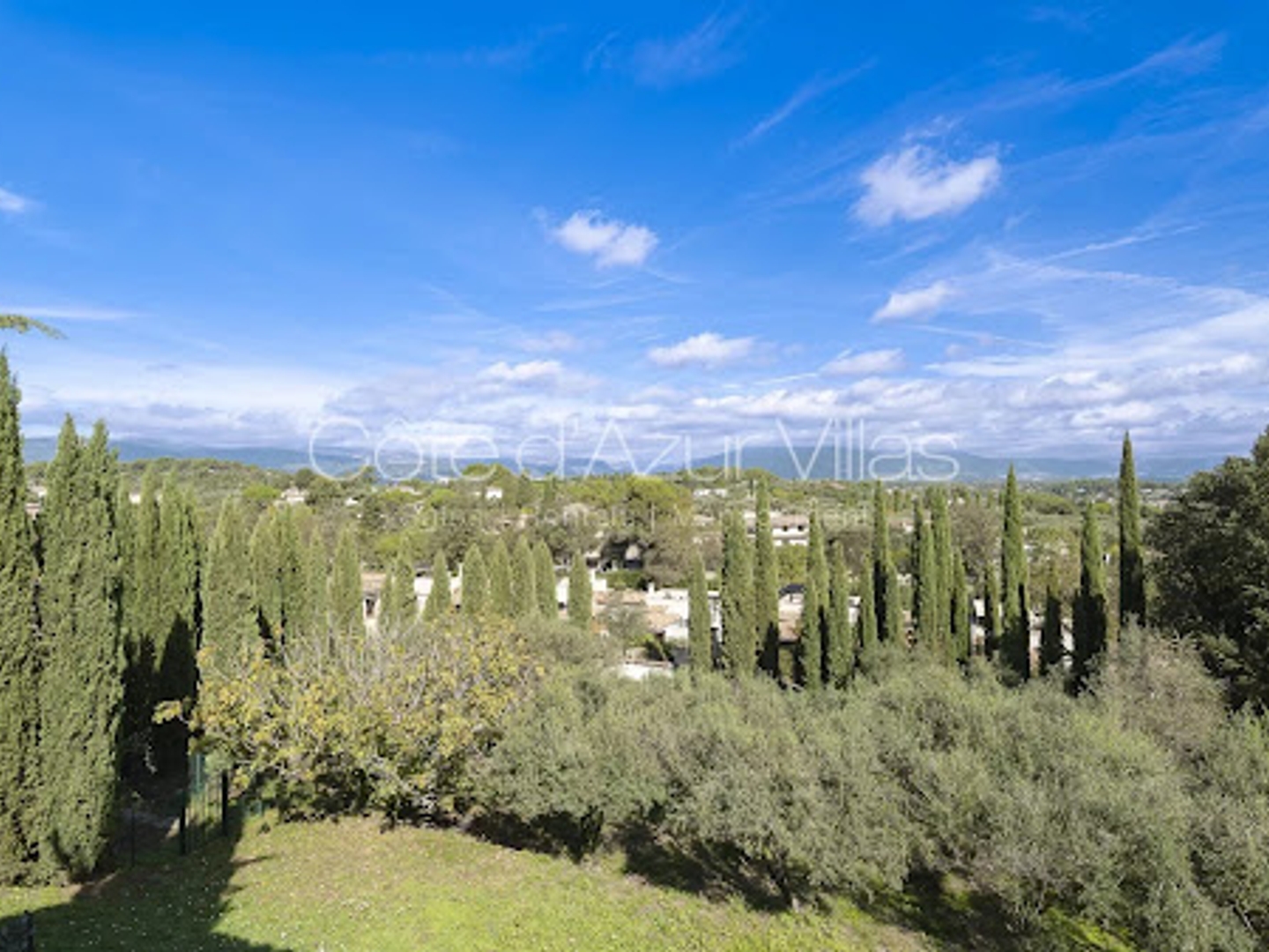 Maison à vendre - 8 pièces - 264m2 - Valbonne (06560)