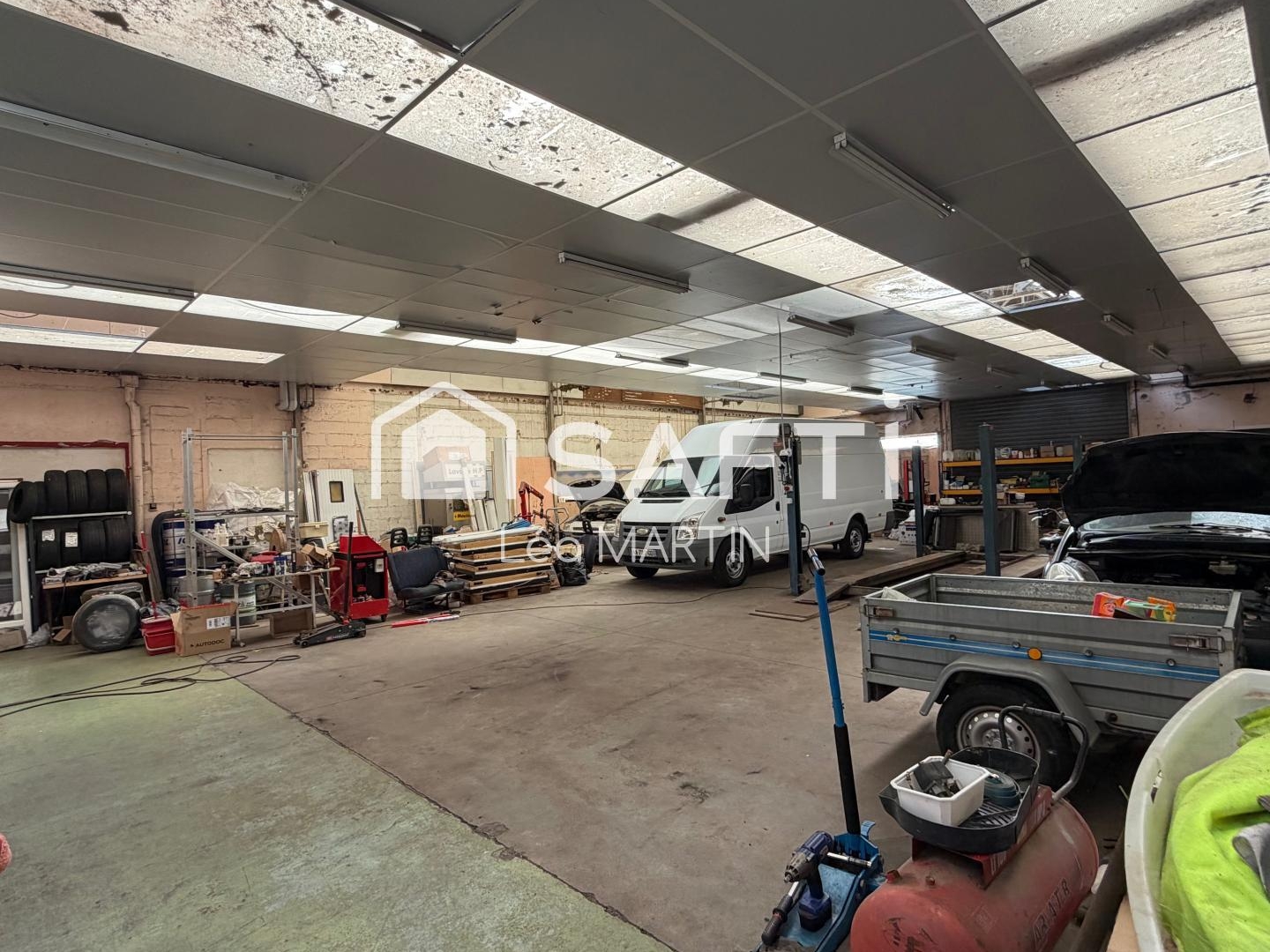 Locaux à vendre - 3 pièces - 380m2 - Le May-Sur-Èvre (49122)