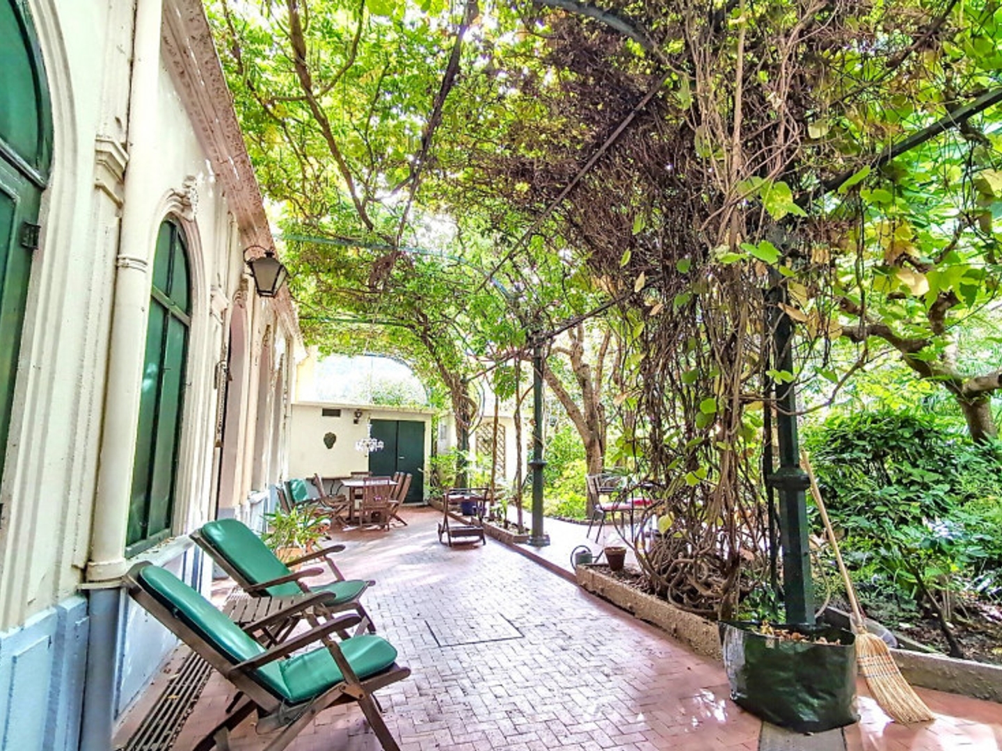 Maison à vendre - 10 pièces - 250m2 - Arles-Sur-Tech (66150)