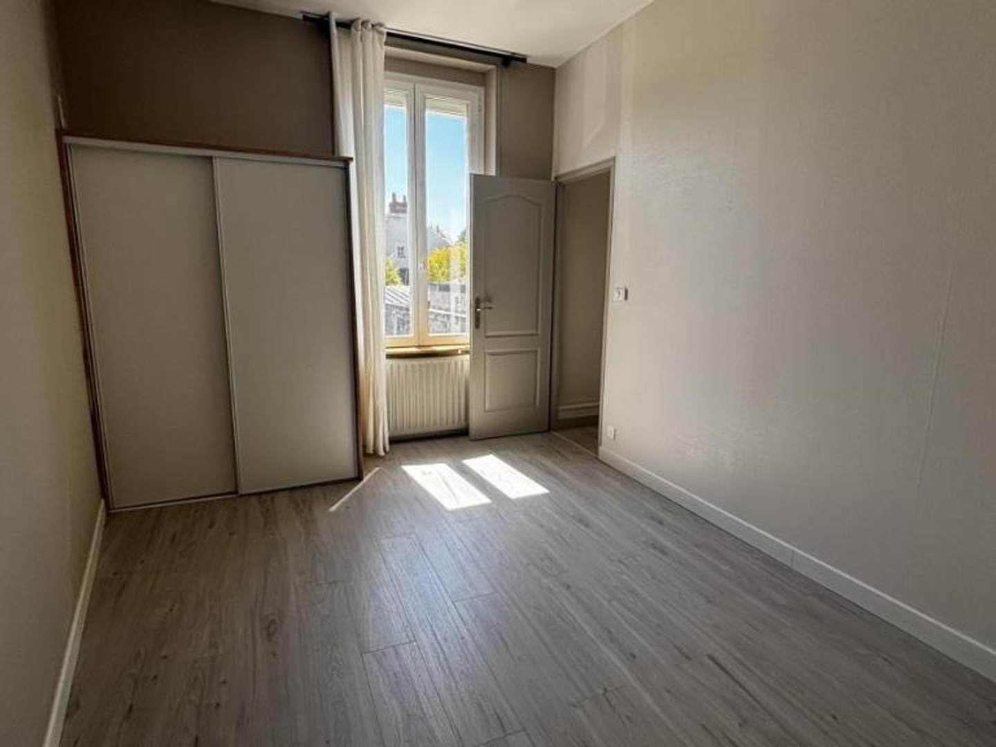 Immeuble à vendre - 153m2 - Mûrs-Erigné (49610)