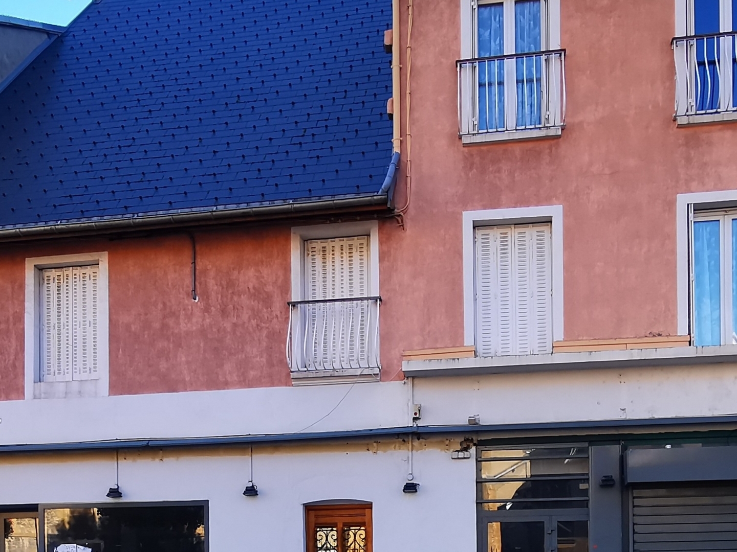 Local commercial 1 pièce 315 m²