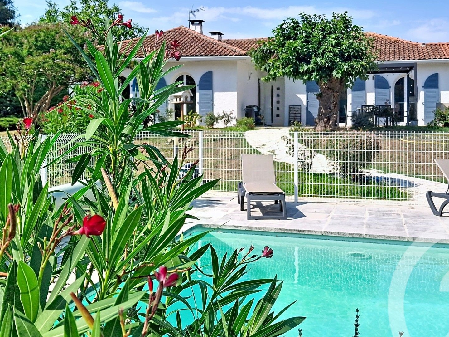 Maison 4 pièces 240 m²