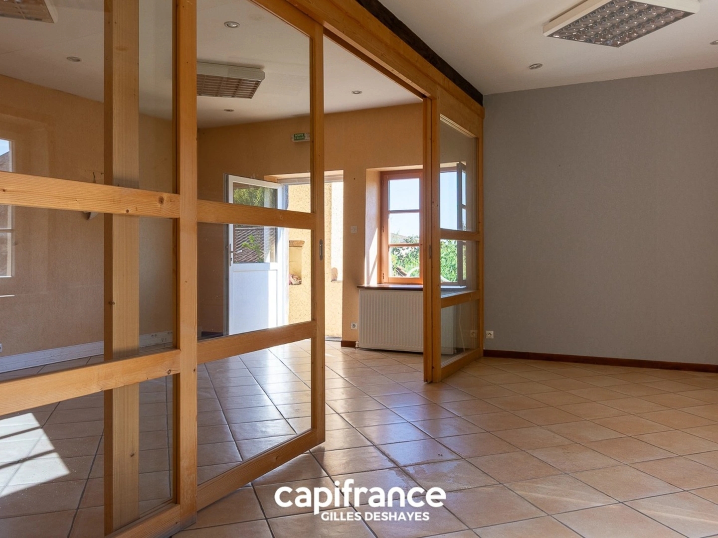 Magasin à vendre - 3 pièces - 129m2 - Villié-Morgon (69910)