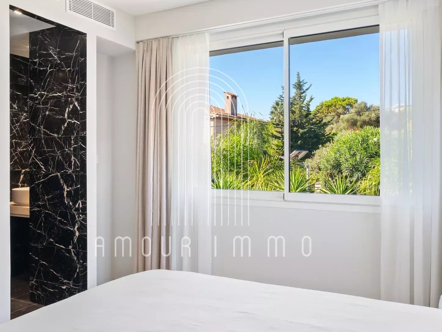 Maison à vendre - 10 pièces - 334m2 - Antibes (06160)