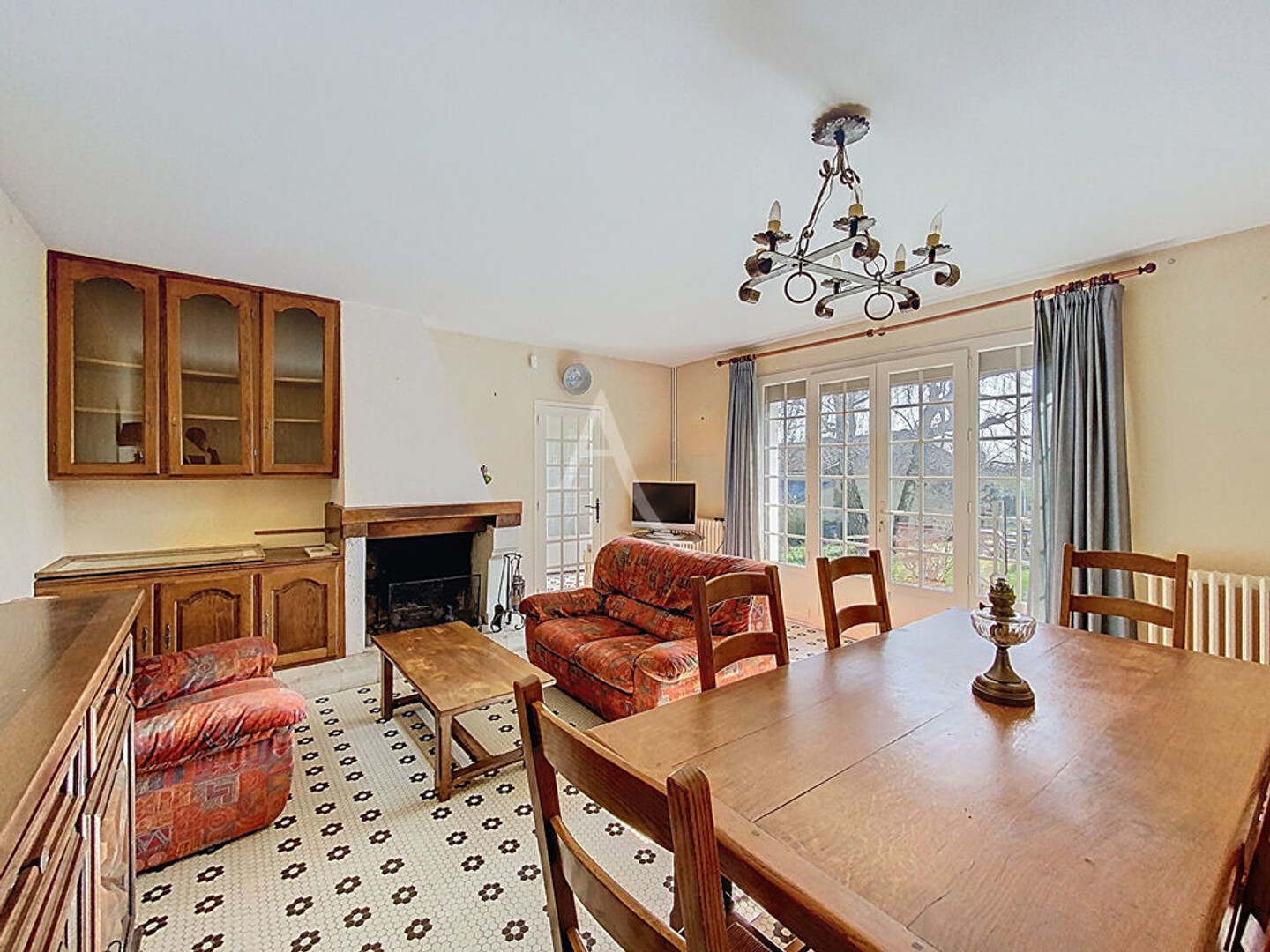 Immeuble à vendre - 6 pièces - 197m2 - Terranjou (49540)