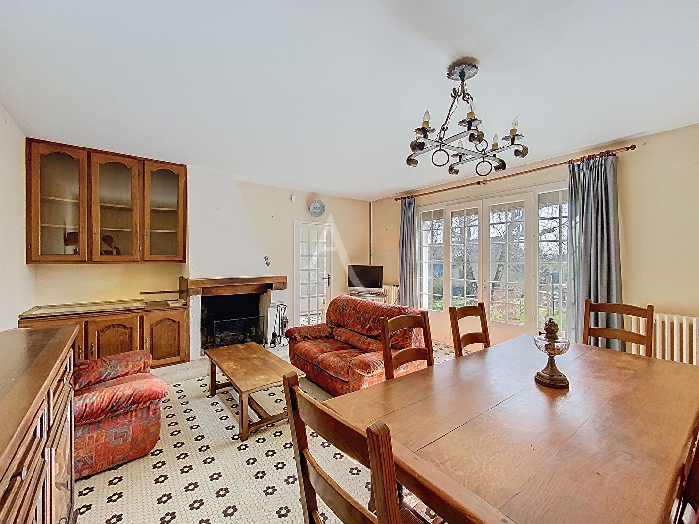 Immeuble à vendre - 6 pièces - 197m2 - Terranjou (49540)