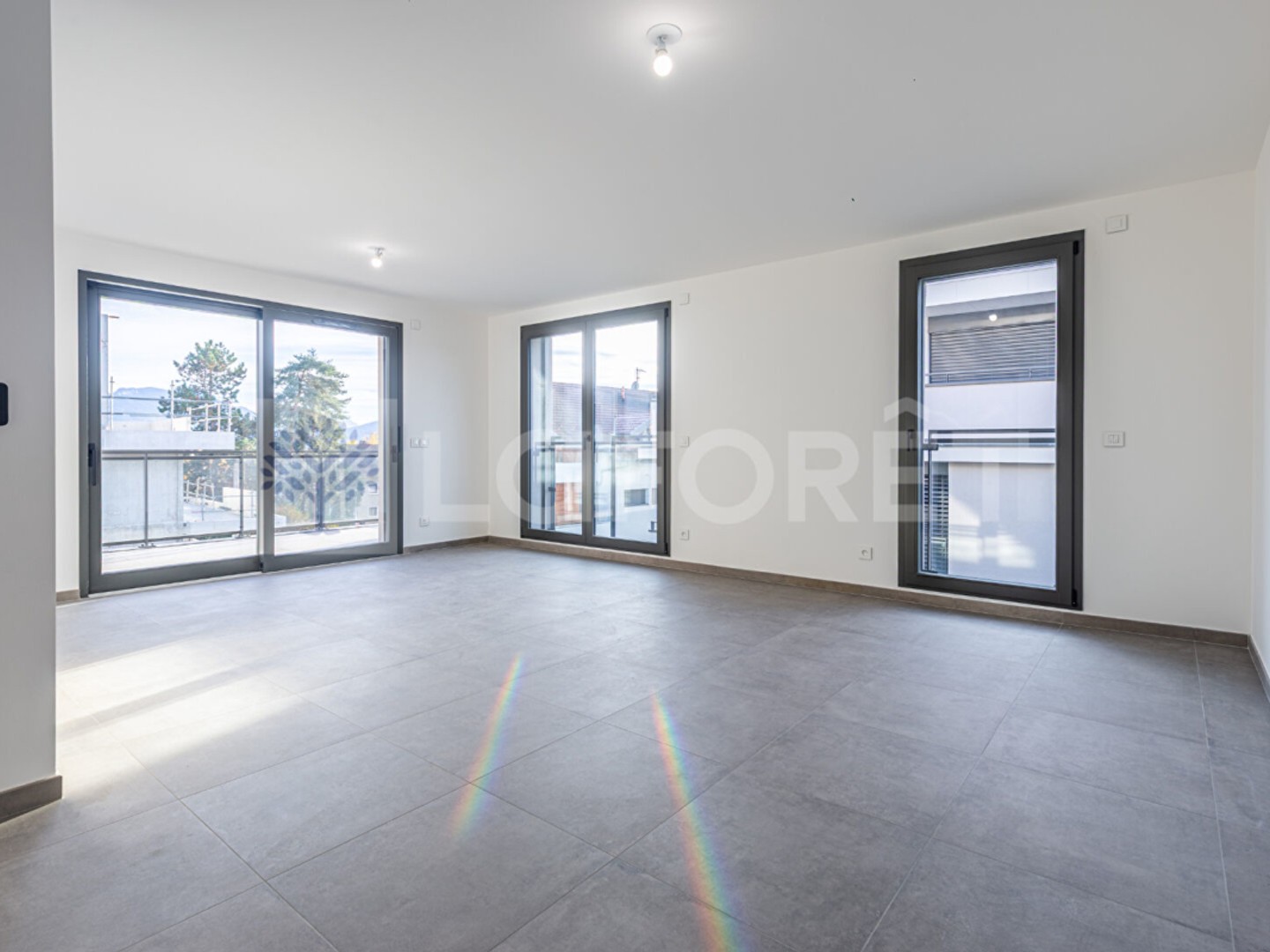 ANNECY-LE-VIEUX - APPARTEMENT NEUF T4 de 88,61m2 - TERRASSE DE 32,14m2 - CAVE, GARAGES ET PLACE POSSIBLES