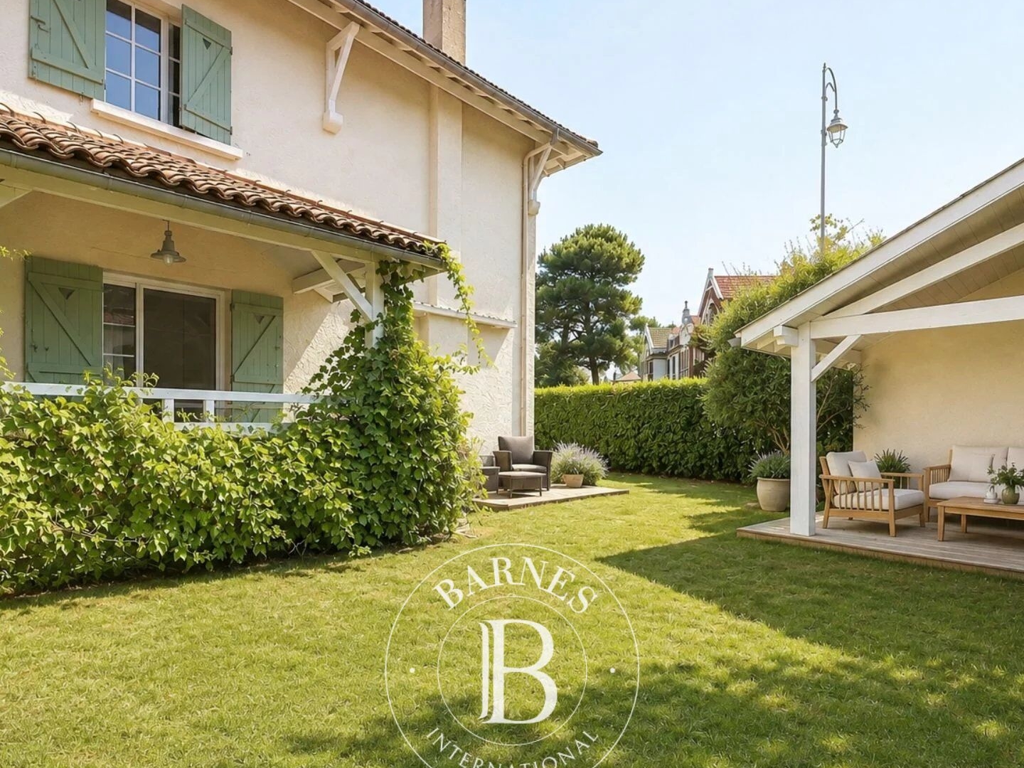 VILLA NÉO-BASQUE FAMILIALE À PROXIMITÉ DES ÉCOLES À ARCACHON