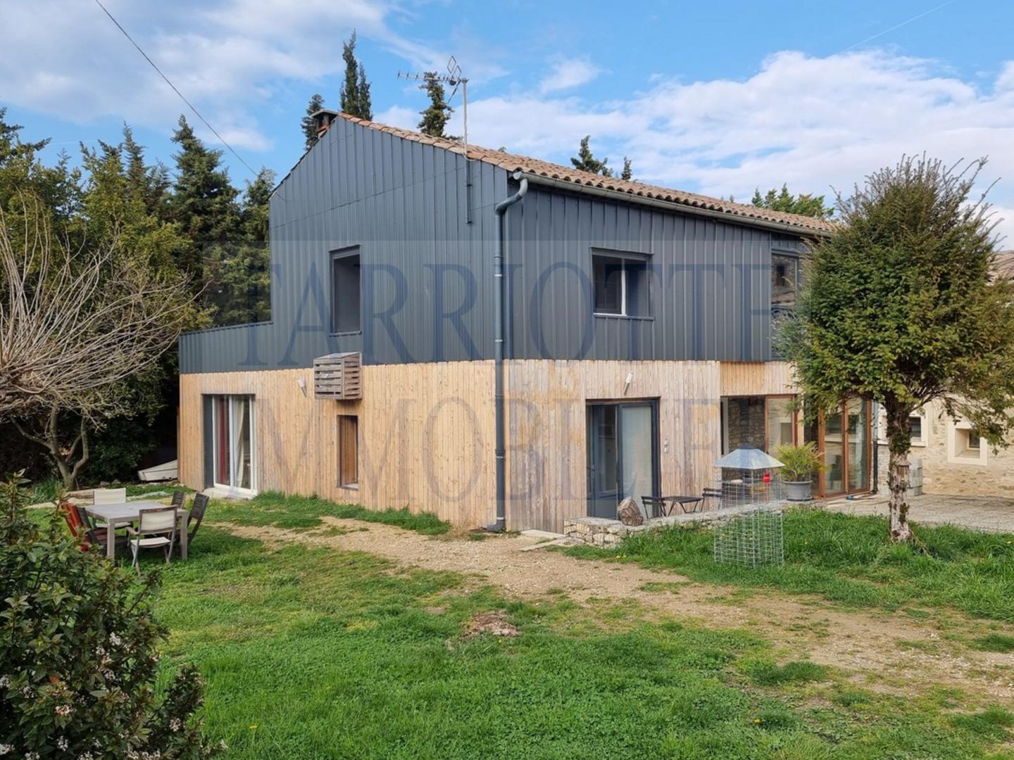 Maison à vendre - 6 pièces - 135m2 - La Bégude-De-Mazenc (26160)