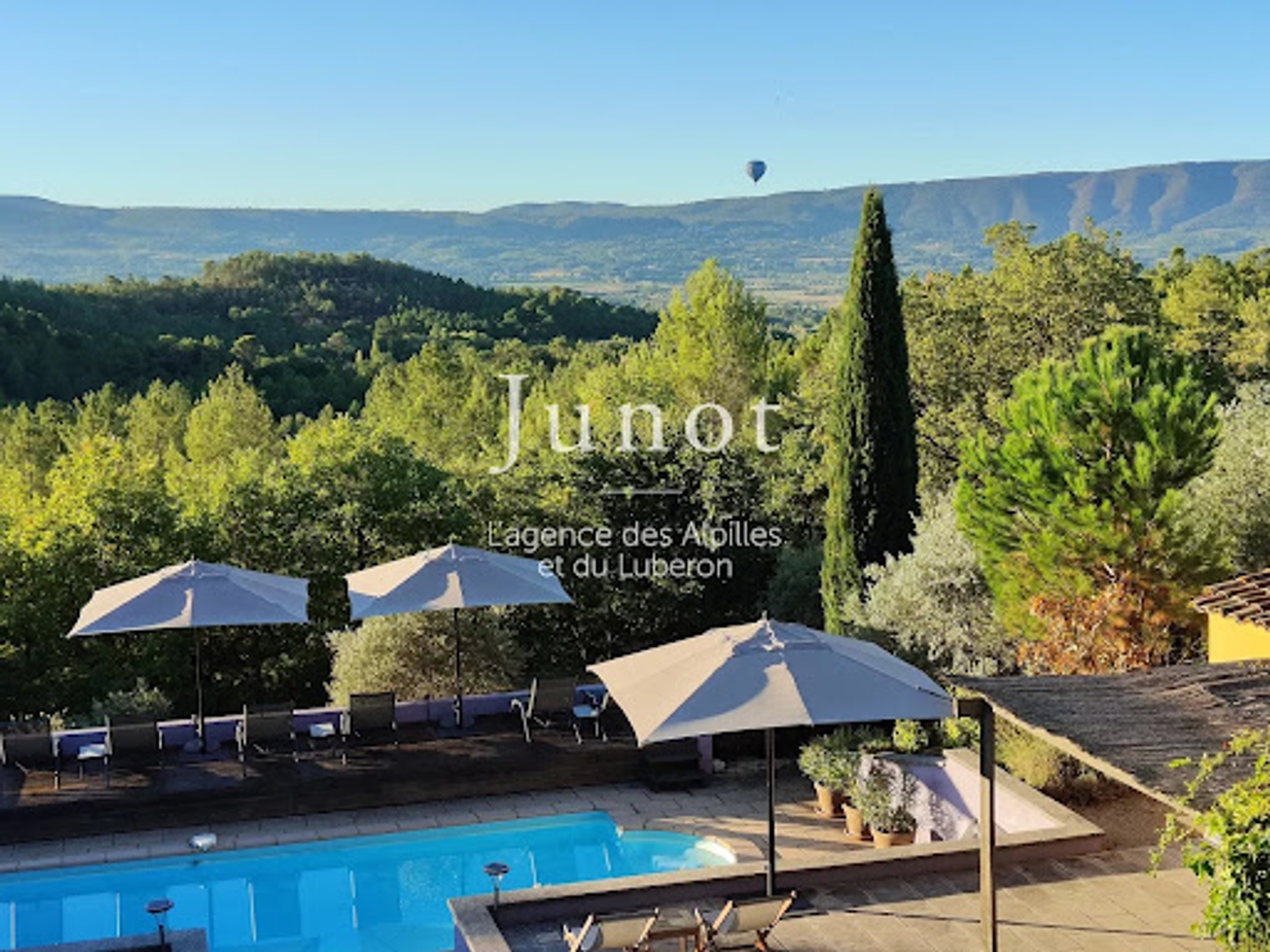 Maison 11 pièces 346 m²