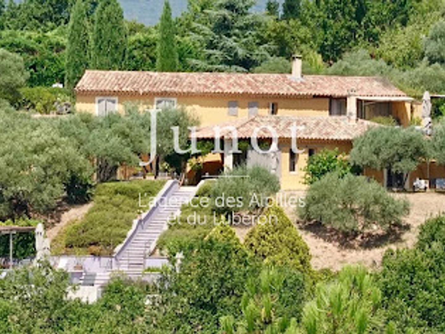 Maison à vendre - 11 pièces - 346m2 - Roussillon (84220)