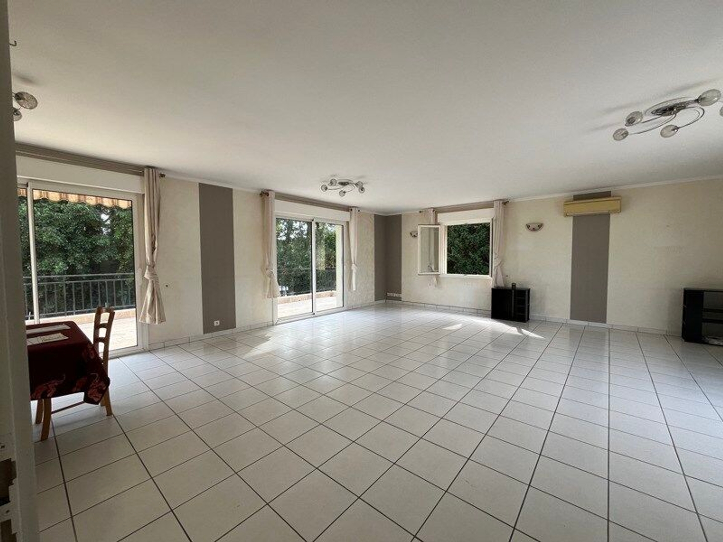 Maison à vendre - 5 pièces - 133m2 - Saint-Denis-De-Pile (33910)