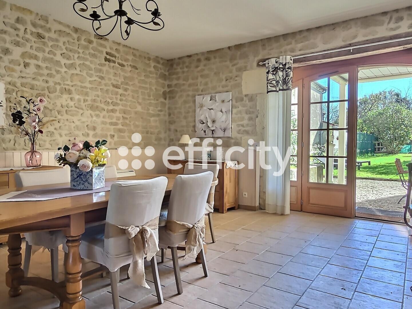 Maison à vendre - 6 pièces - 204m2 - Loulay (17330)