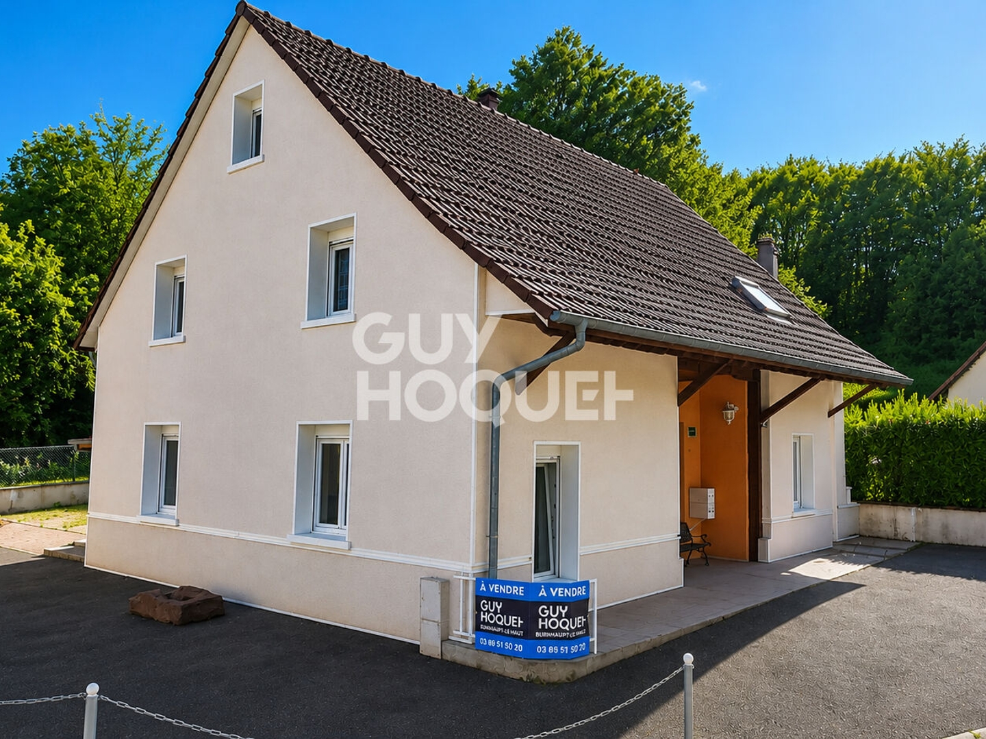 Maison de 8 pièces 178 M² + 3 garages à Anjoutey