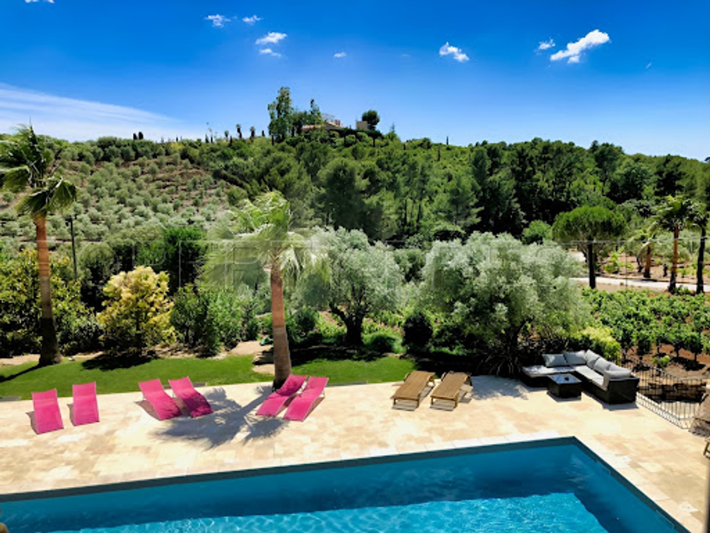 Propriété 900 m²