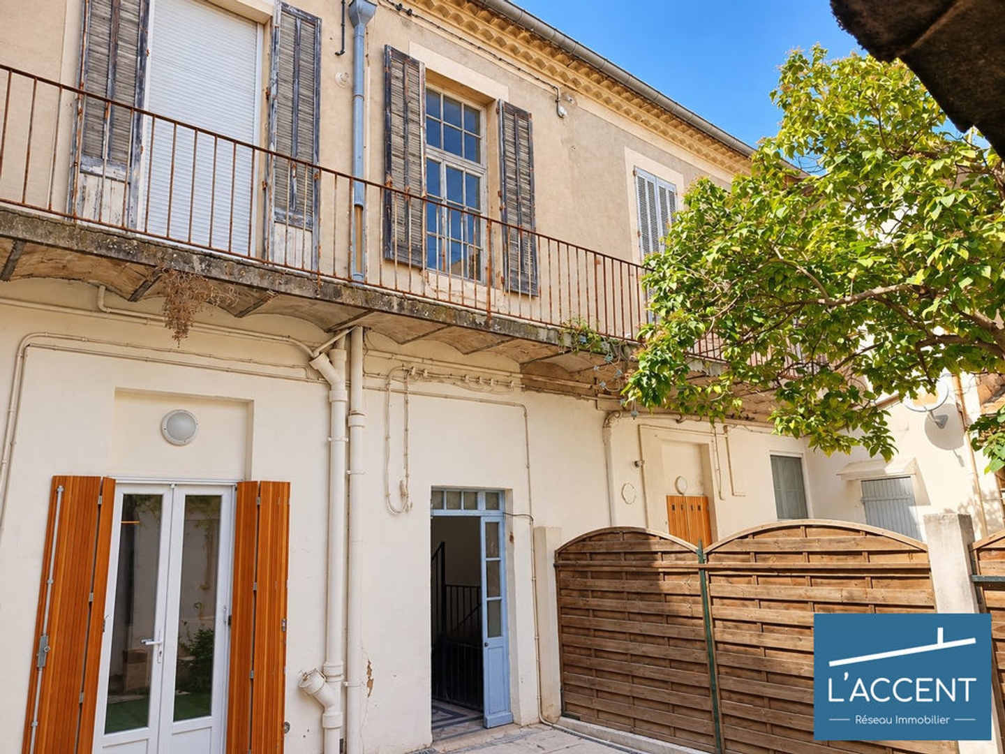 Immeuble à vendre - 336m2 - Nîmes (30000)