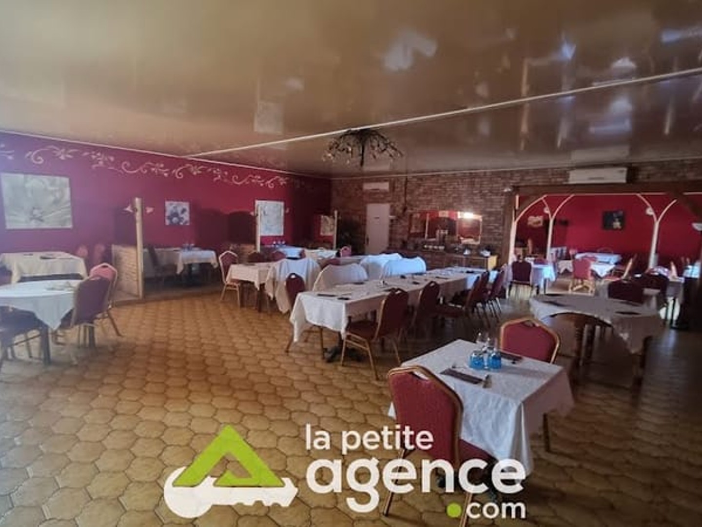 Local 1 pièce 280 m²