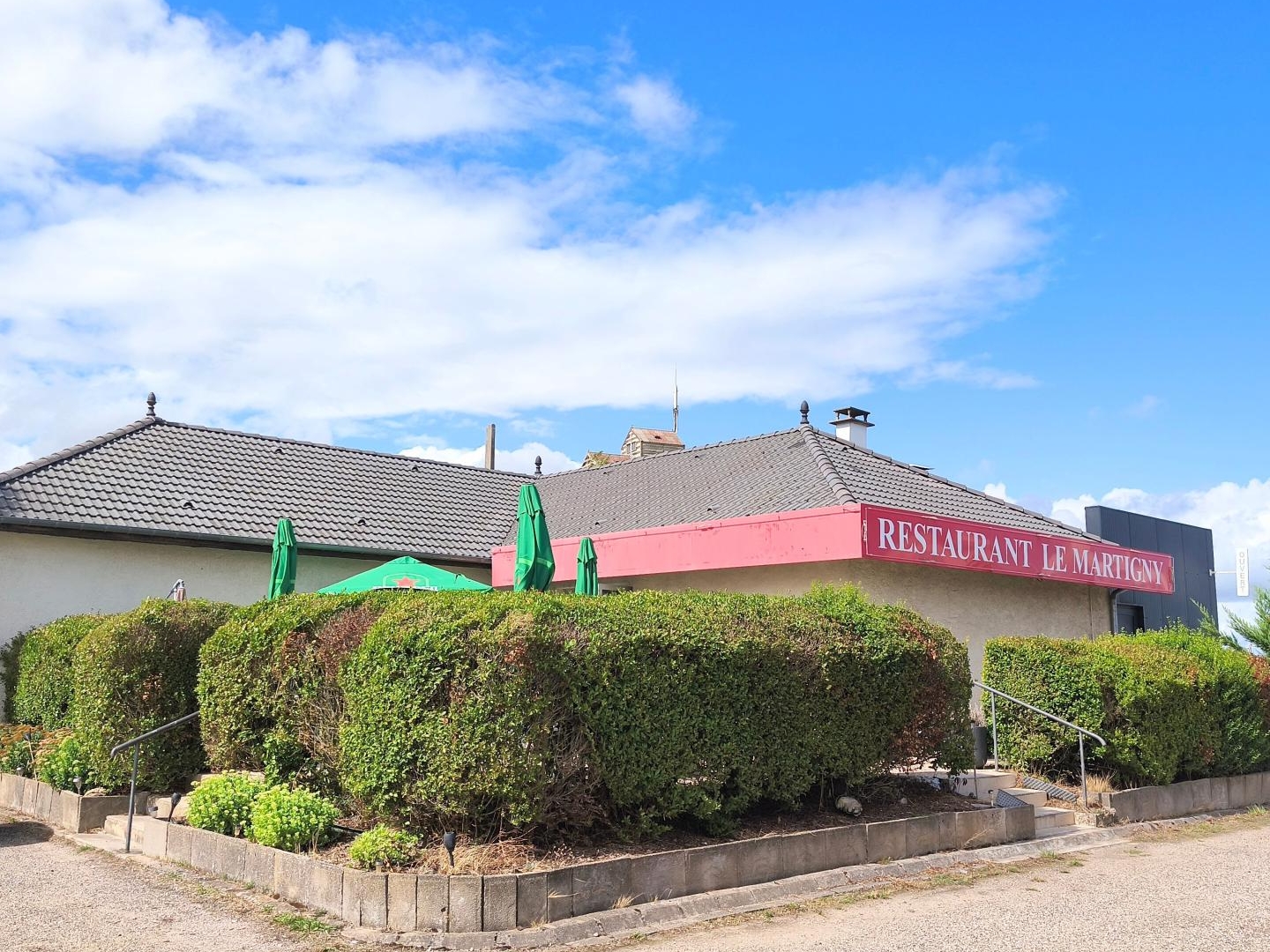 Murs commerciaux d'un restaurant reconnu, proche des grands axes routiers reliant Lorraine, Champagne et Bourgogne