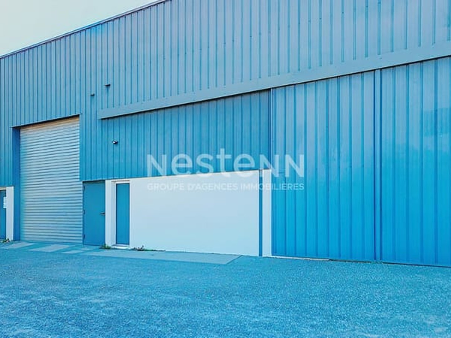 Immeuble commercial 1 pièce 256 m²