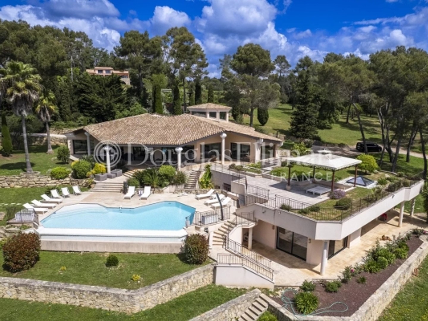 MOUGINS - Propriété de prestige avec potentiel équestre