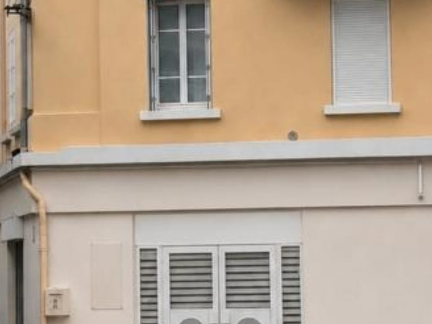 Référence : 6814-TLE - A vendre - Local Commercial rénové - Les Sablettes - Libre d'activité