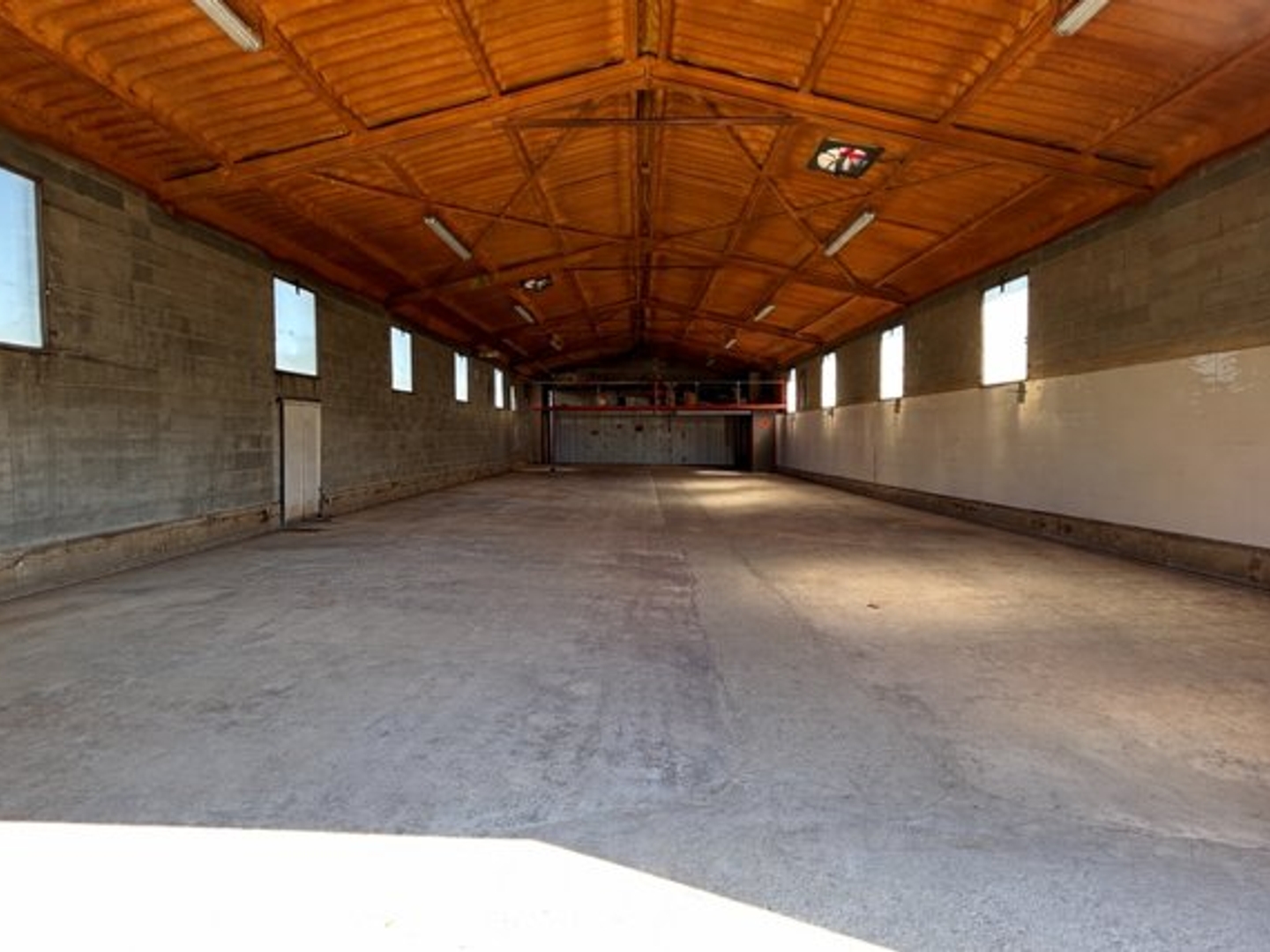 Parking / garage / box à vendre - 240m2 - Réalville (82440)