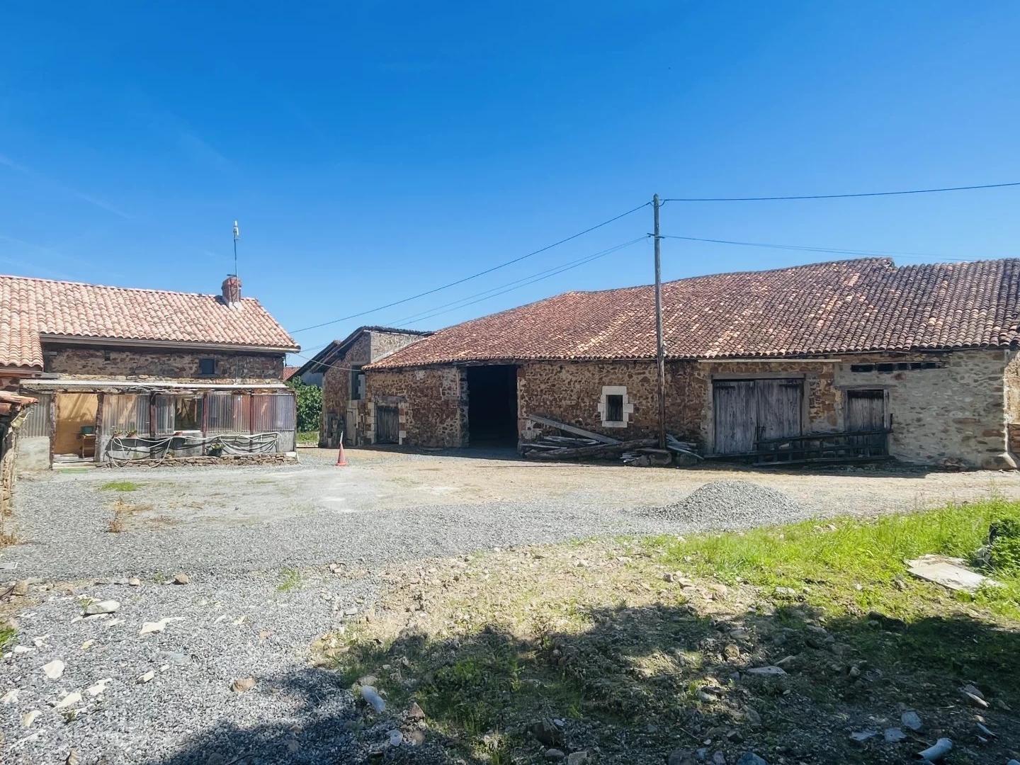 Maison à rénover avec dépendances