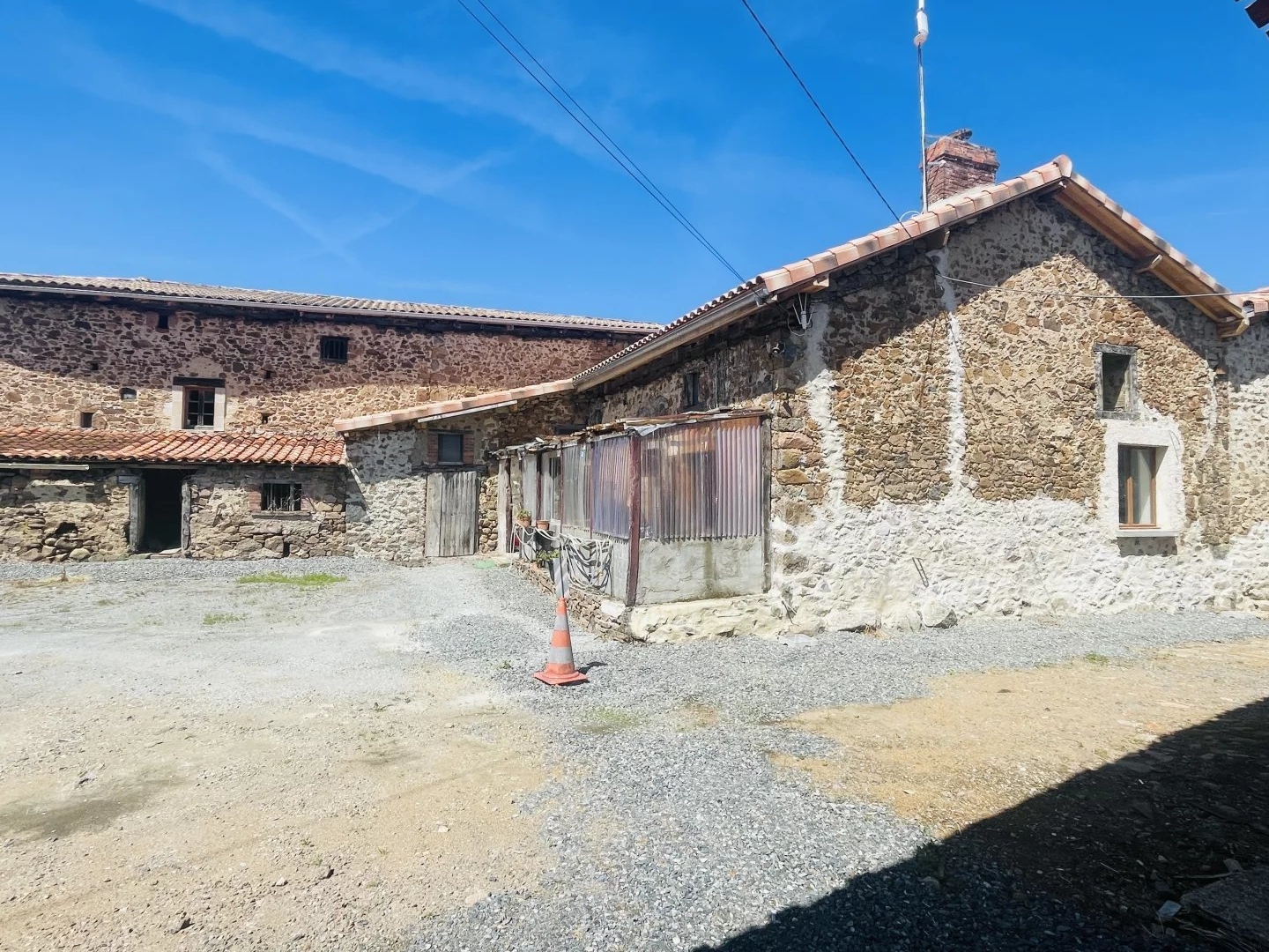 Maison à vendre - 4 pièces - 149m2 - Chirac (16150)
