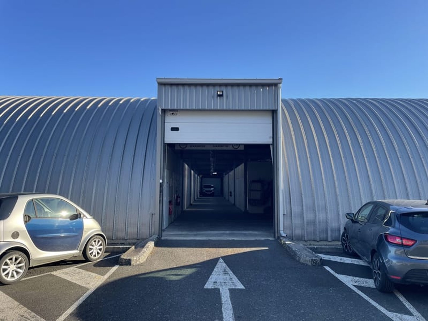 Immeuble à vendre - 2000m2 - Carpiquet (14650)