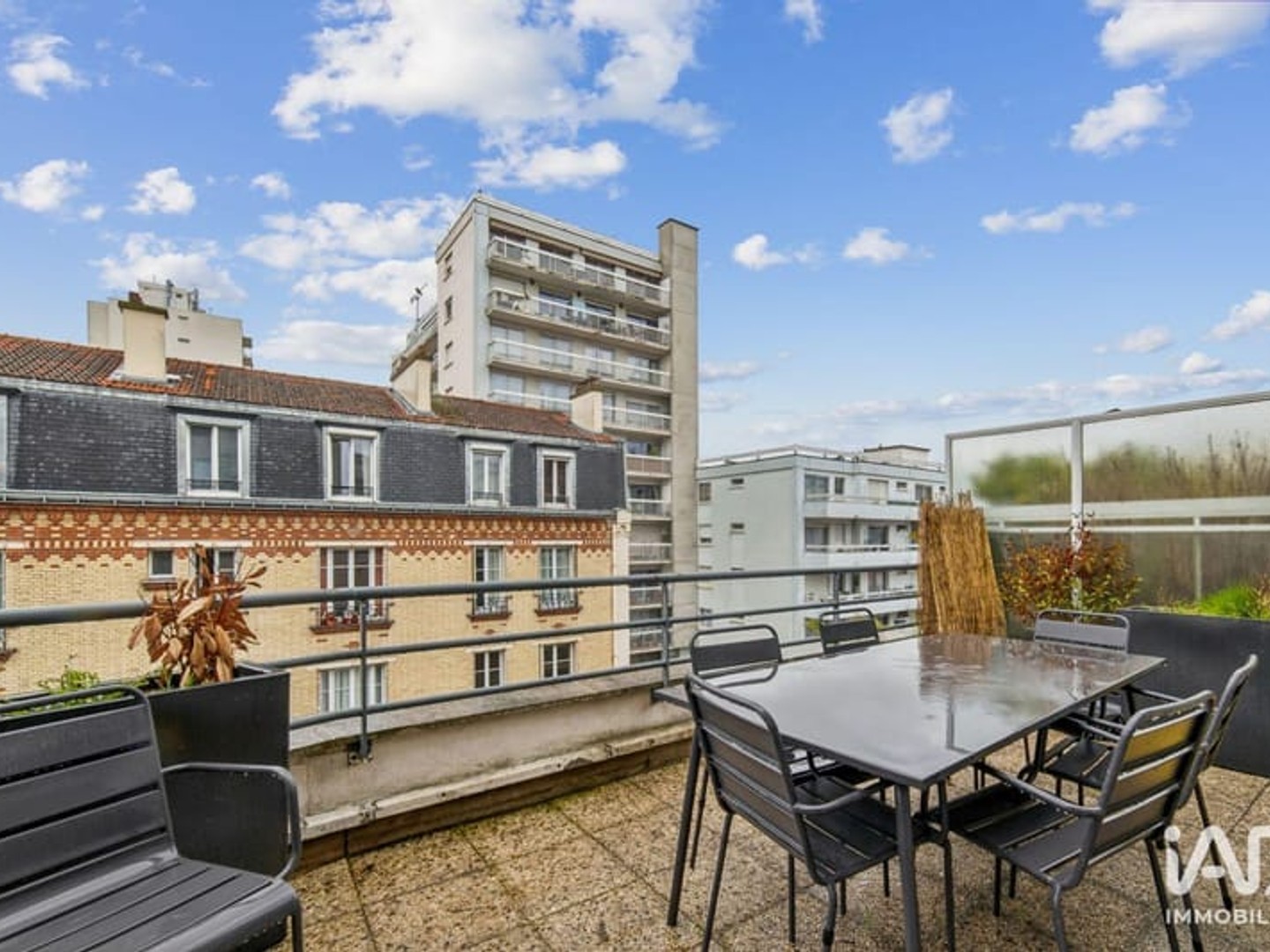 Immeuble commercial 167 m²