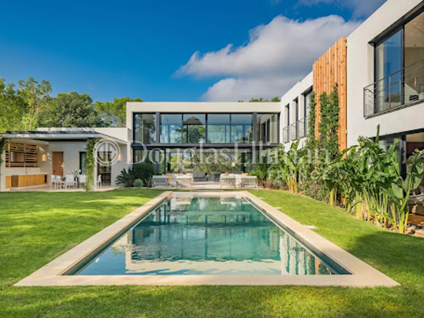 Villa 6 pièces 700 m²