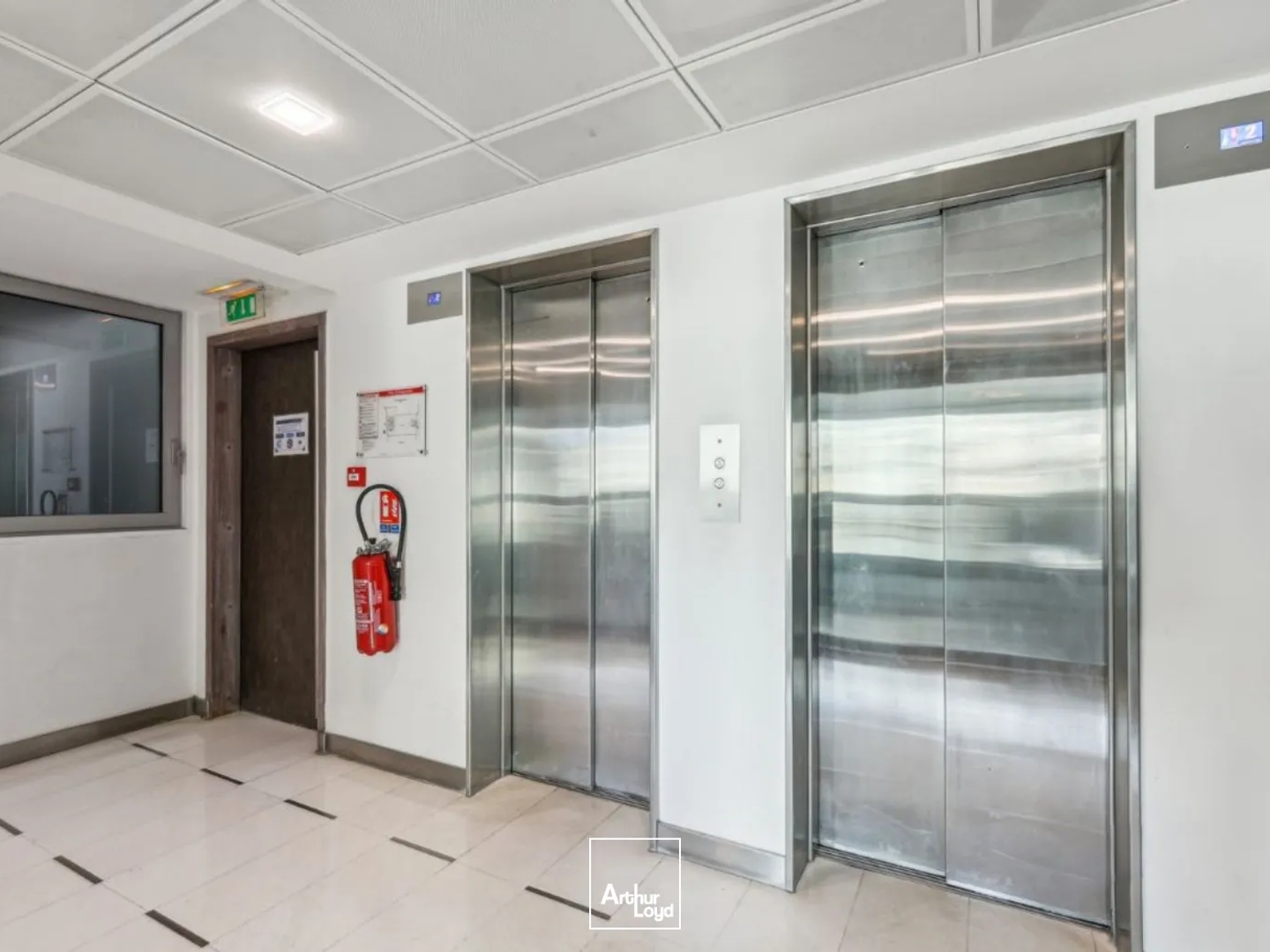 Immeuble à vendre - 874m2 - Paris 8e (75008)