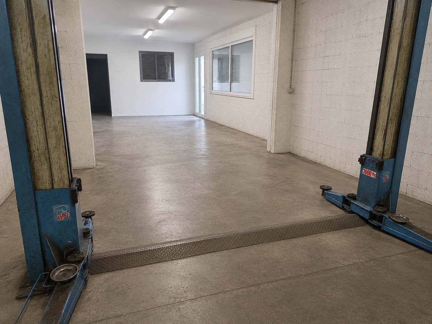 Locaux à vendre - 200m2 - Golbey (88190)