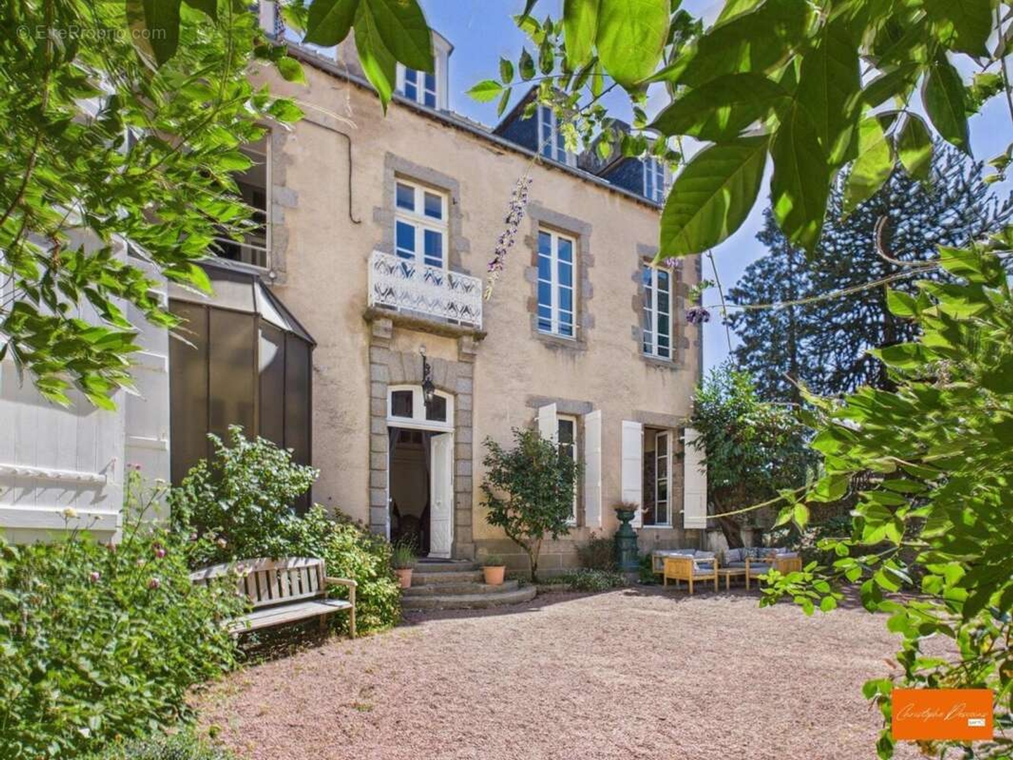 Appartement à vendre - 383m2 - Mayenne (53100)
