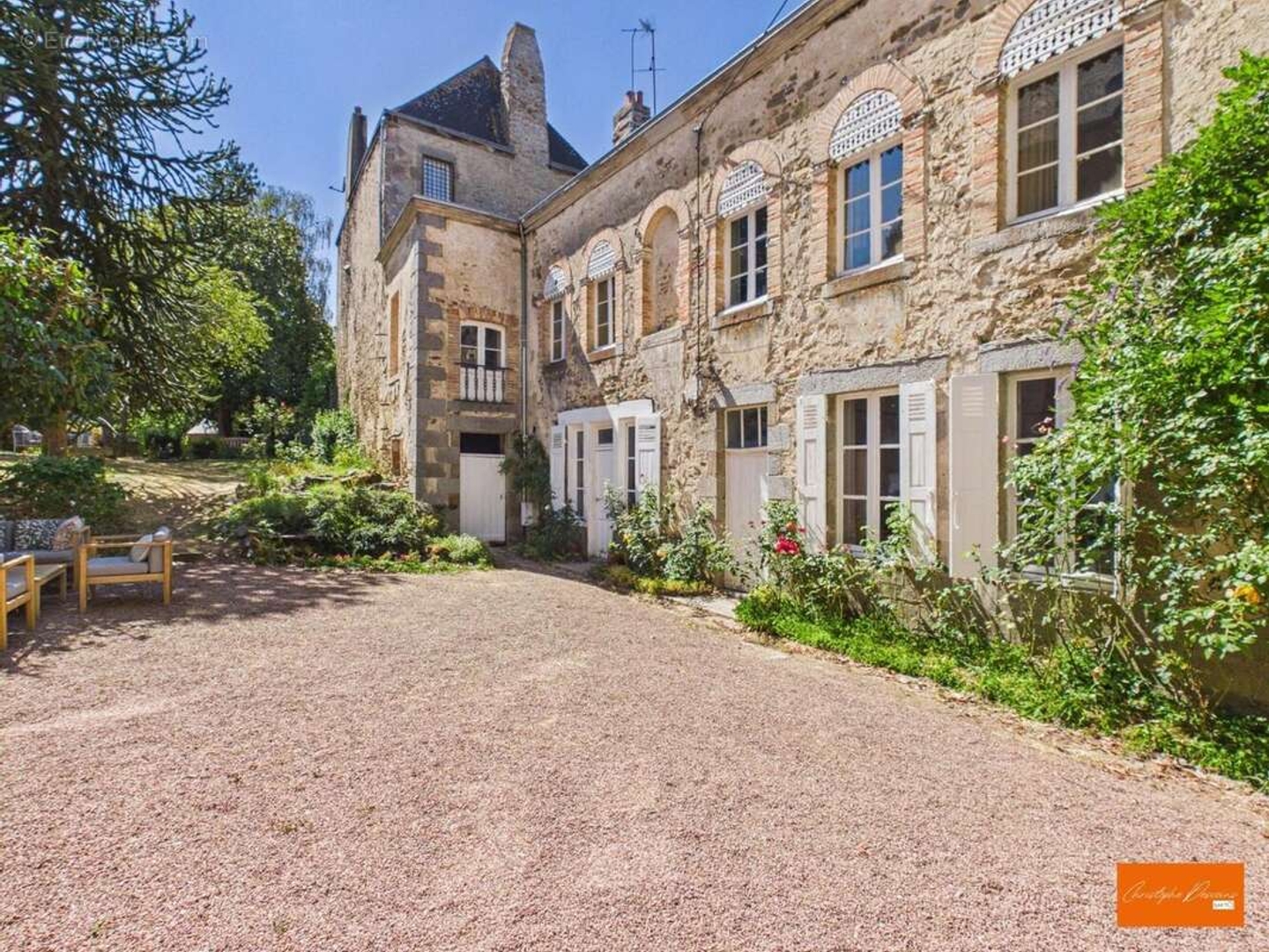 Appartement à vendre - 383m2 - Mayenne (53100)