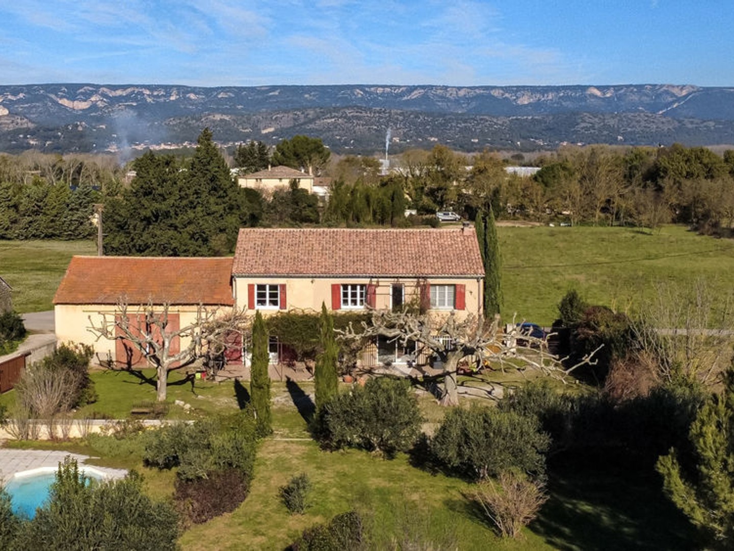 Mas de caractère sur une belle parcelle arborée de 10.000m2