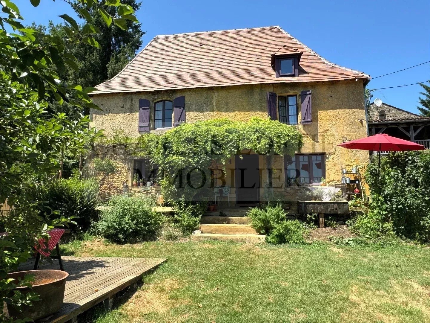 Maison à vendre - 7 pièces - 136m2 - Sainte-Foy-De-Belvès (24170)