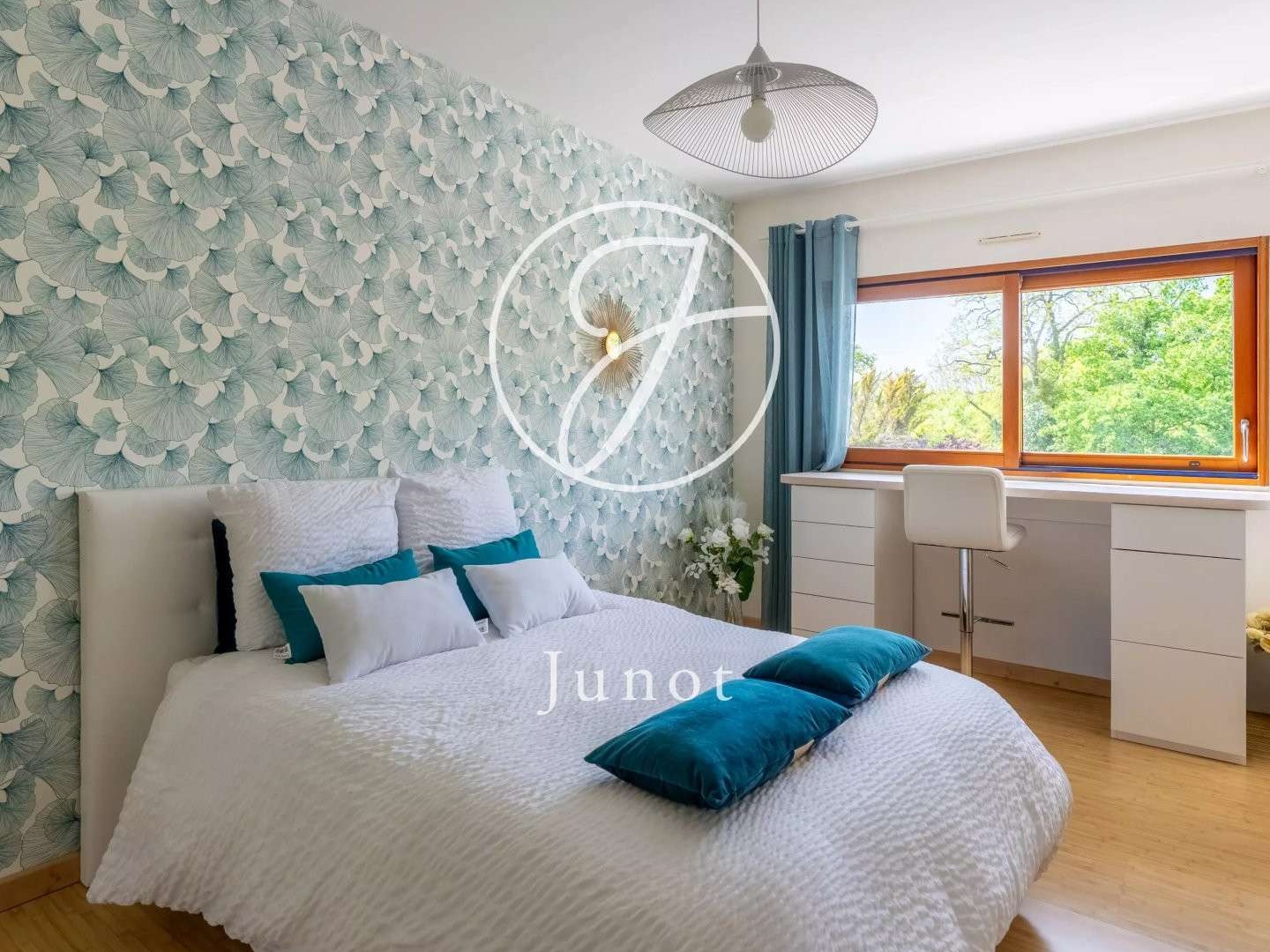 Maison 7 pièces 237 m²