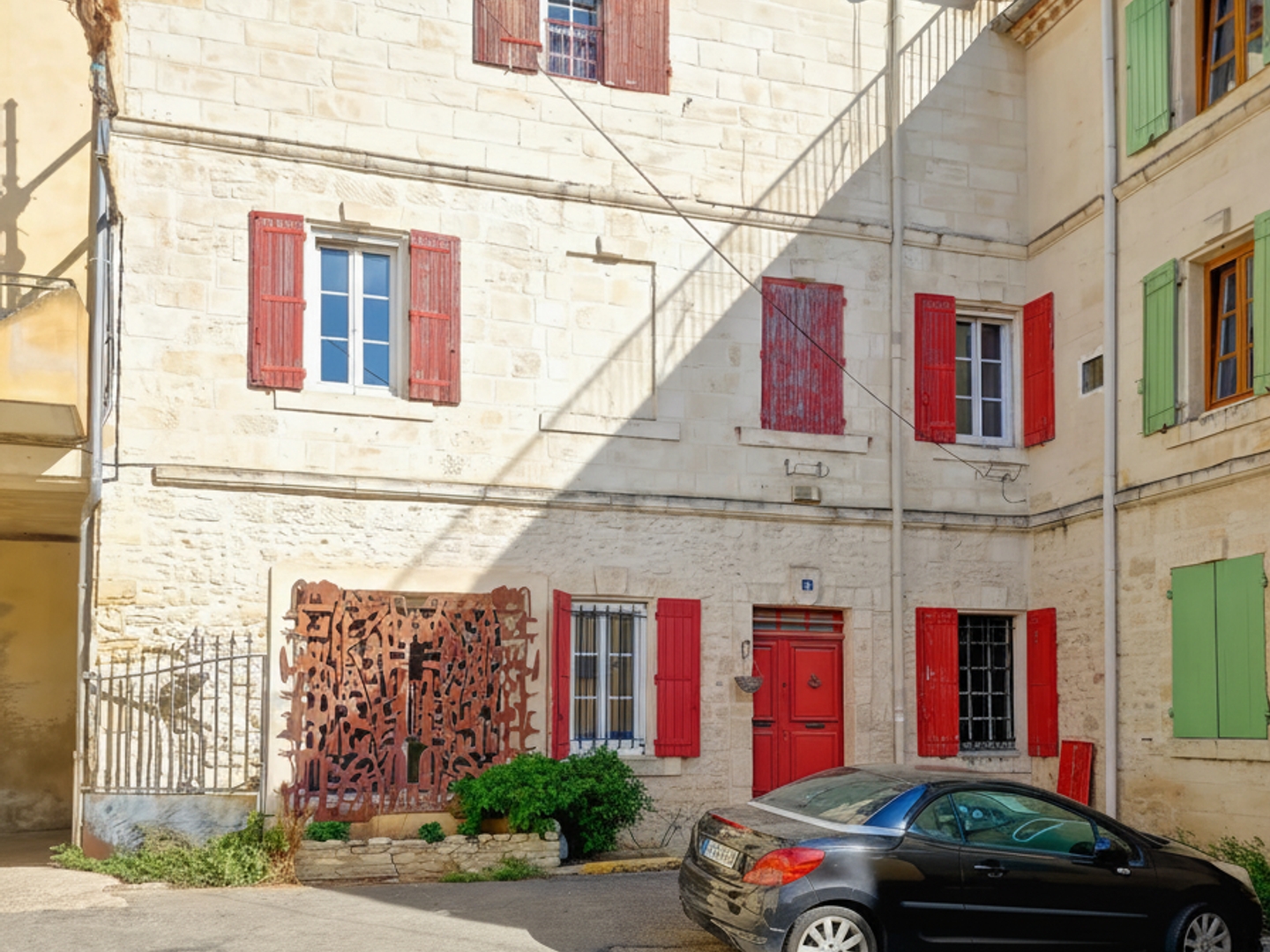 Maison de ville charmes, volumes, parkings