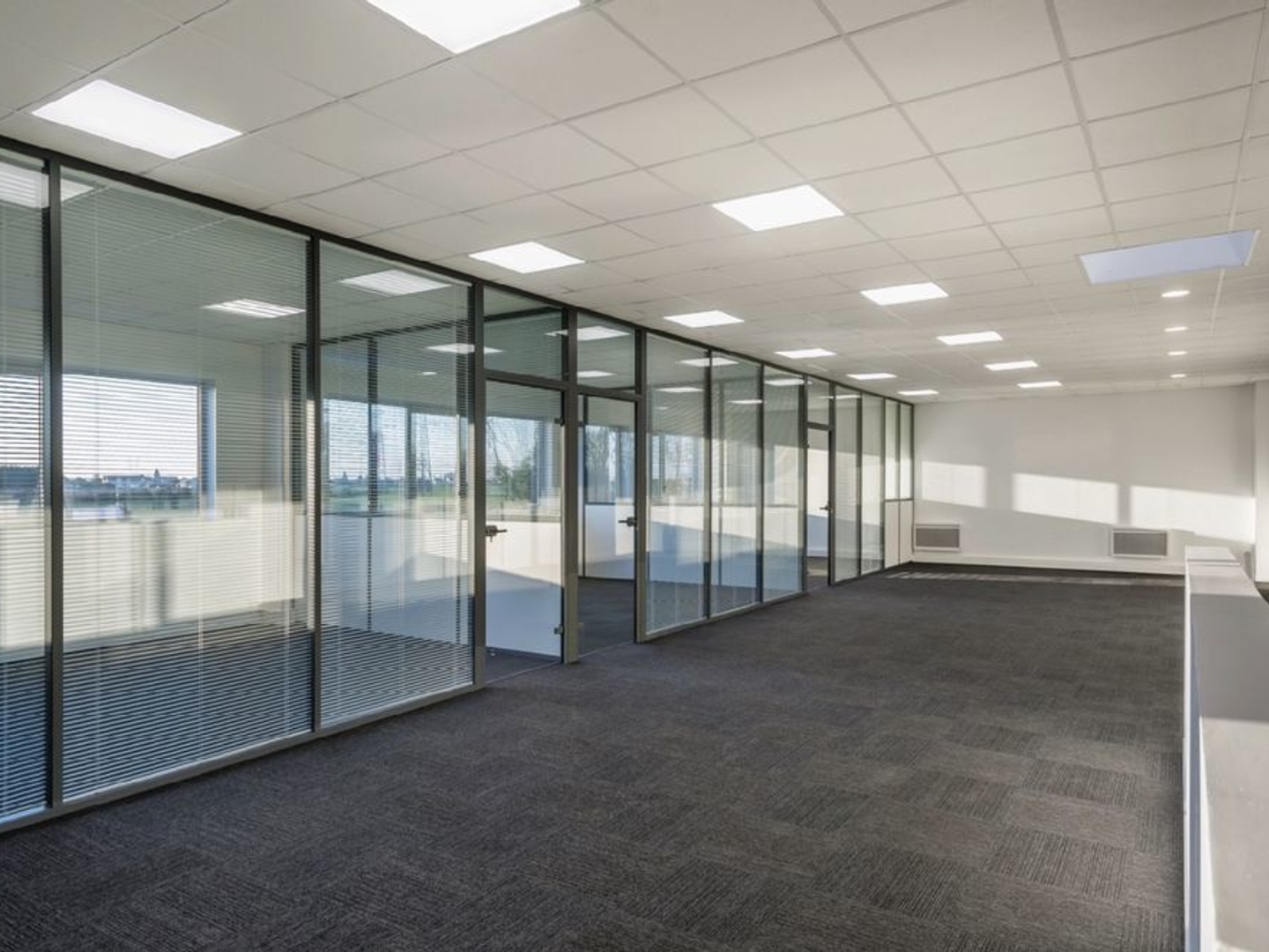 Locaux à vendre - 21993m2 - Persan (95340)