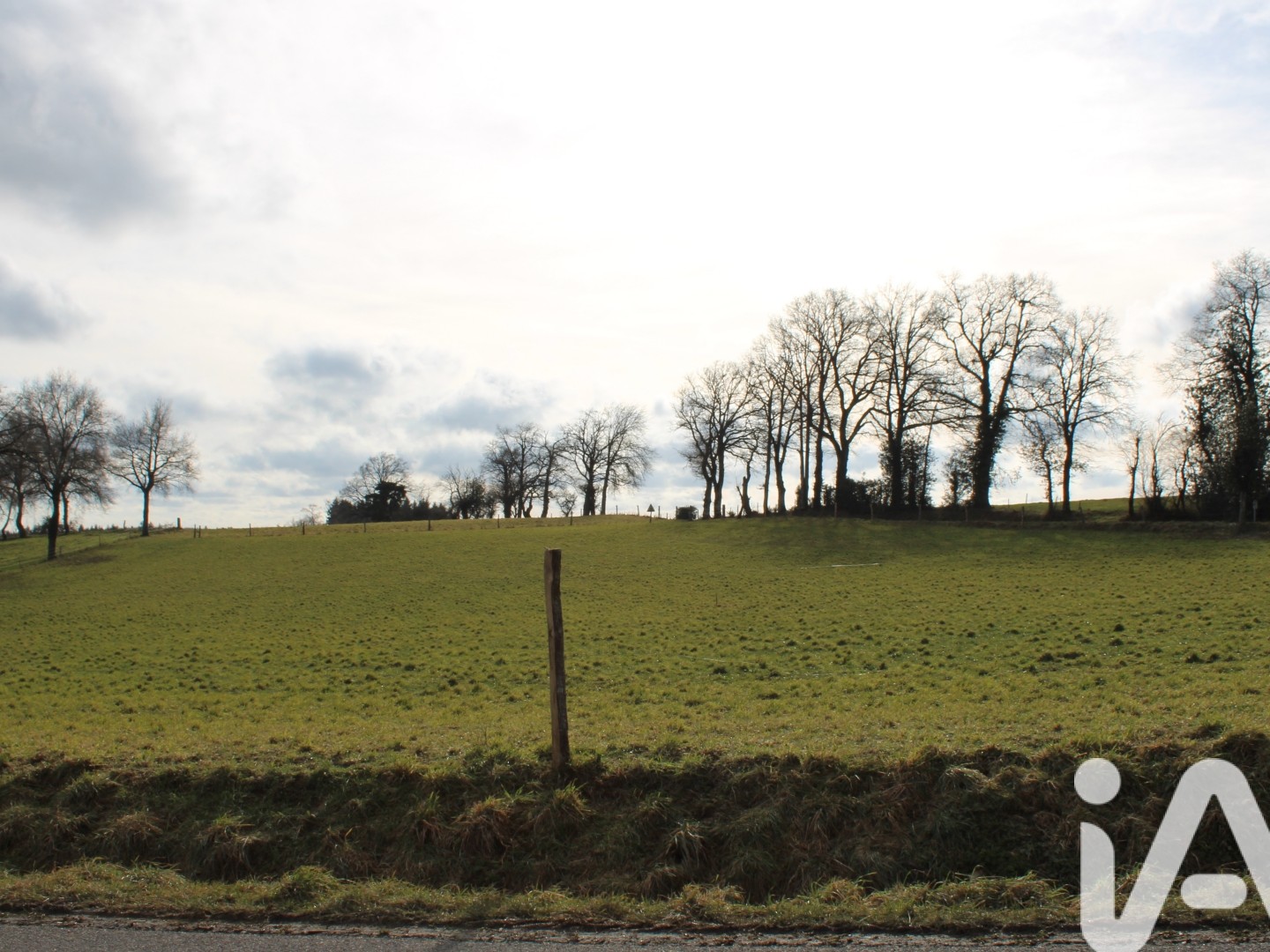 Terrain à vendre - 1767m2 - Marcolès (15220)