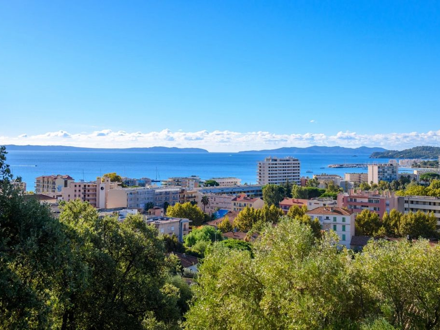 Appartement à vendre - 4 pièces - 101m2 - Le Lavandou (83980)