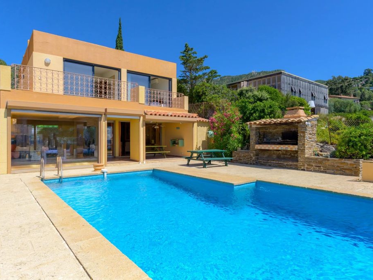Maison à vendre - 5 pièces - 150m2 - Le Lavandou (83980)