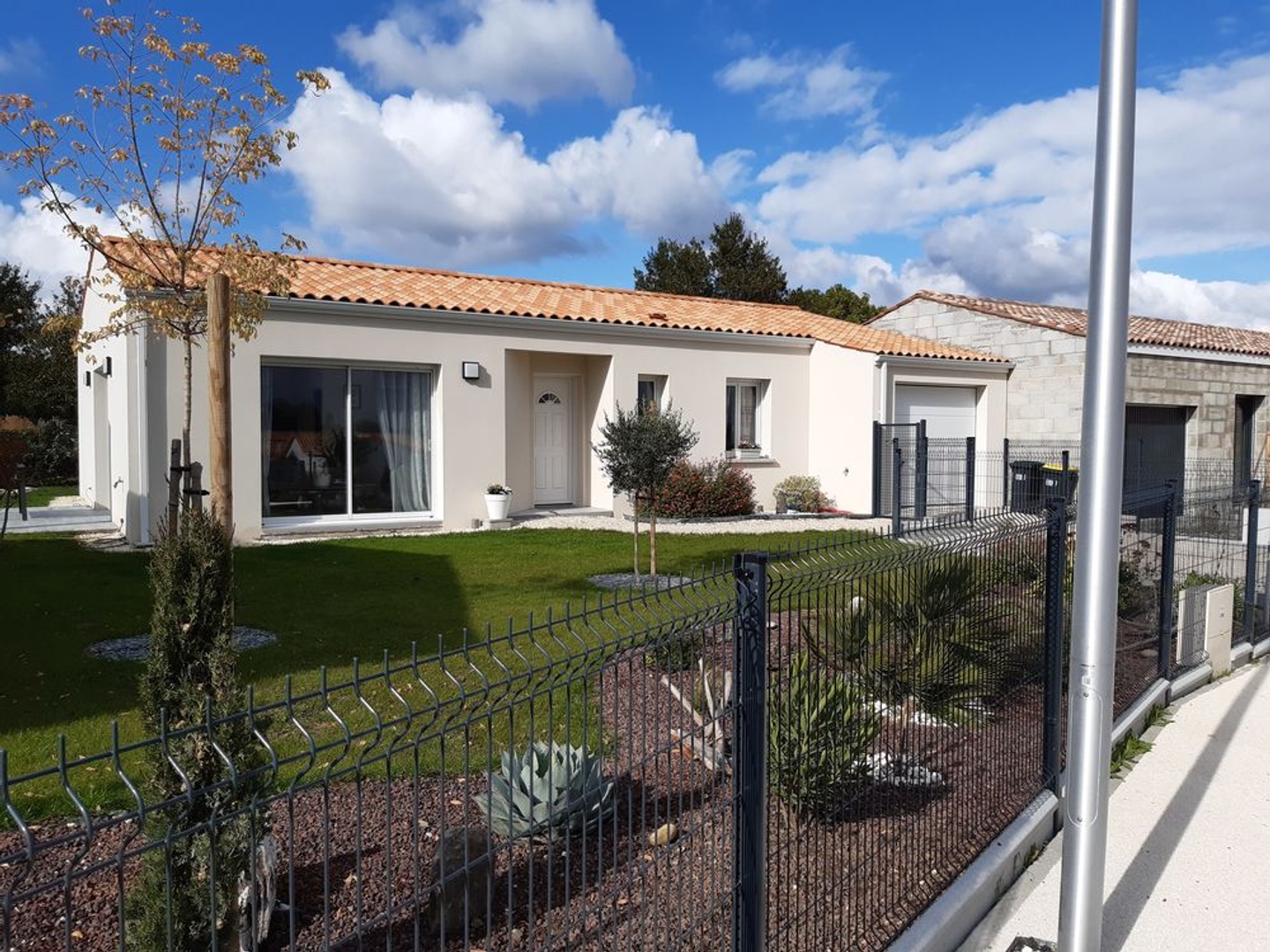 Maison à vendre - 5 pièces - 84m2 - Breuillet (17920)
